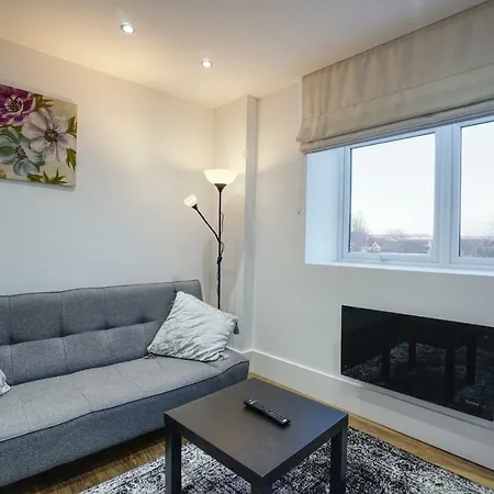 Alfa Apartments, Quarry Court, High Street, Morley Apartment Leeds (West Yorkshire)