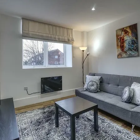 Apartment Alfa Apartments, Quarry Court, High Street, Morley