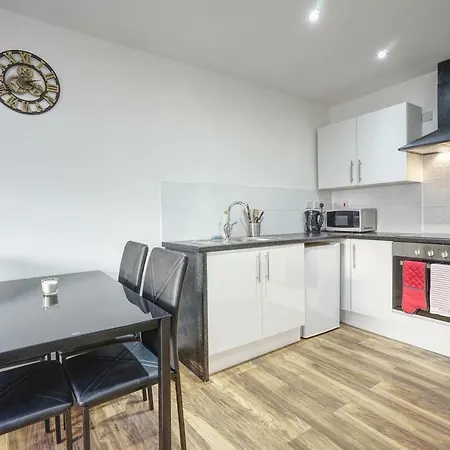 Apartment Alfa Apartments, Quarry Court, High Street, Morley *